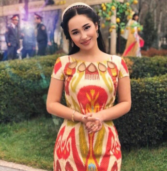 У меня креативный подход к искусству удовлетворения и наслаждения телом. Я опытная индивидуалка, готовая погрузиться в мир твоих фантазий и сделать их реальностью. Мои услуги включают нежные массажи, разнообразные игры и ролевые сценарии. У меня есть прекрасная коллекция фото, чтобы ты мог насладиться моей красотой и сексуальностью. Мои клиенты оставили положительные отзывы о моей чуткости и умении доставить удовольствие. Если хочешь провести незабываемое время, свяжись со мной! 😉 10100, 26 лет